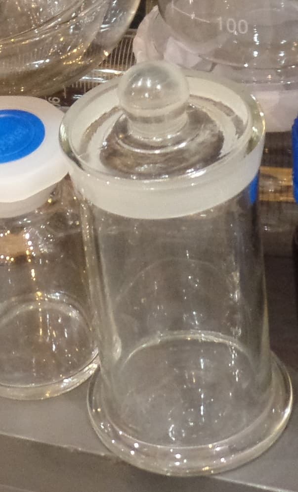 specimen jar_ alcohol lamp_ mortar_ Filtering flask